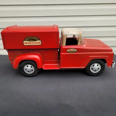 Tonka 1958 豪华 Sportman 压钢卡车 — 第 1/4 张图片