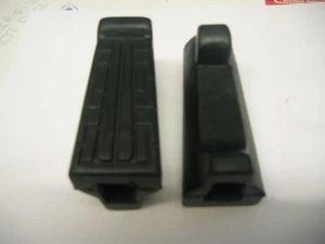 YAMAHA YBR 125 YBR125 Front Footrest Rubbers Rubber peg NEW Original pattern - Foto 1 di 1