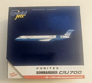 Gemini Jets 1:400 United Express Bombardier CRJ700 GJUAL868 - Picture 1 of 5