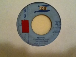 THE  VENTURES       7"  VINYL   SINGLE ,  PERFIDIA  /  NO  TRESSPASSING - Picture 1 of 2