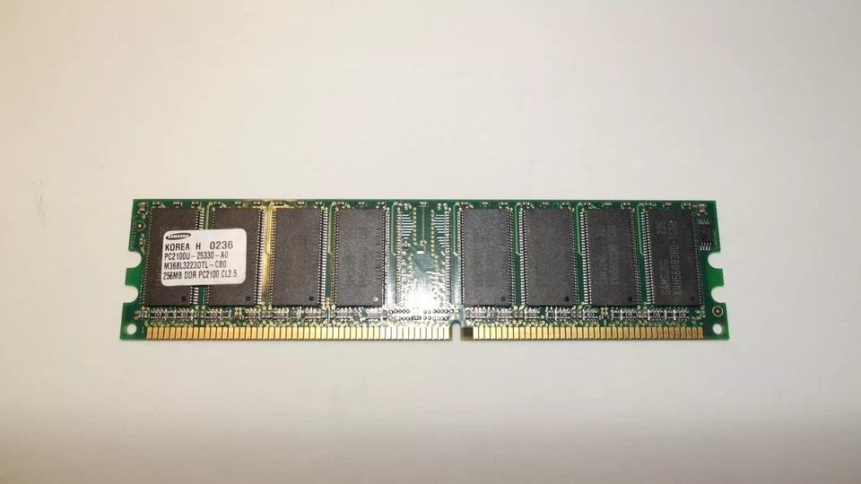 128MB DDR-133 SDRAM DIMM PC-133 B6986RA Memory Module RAM - Imagen 1 de 1