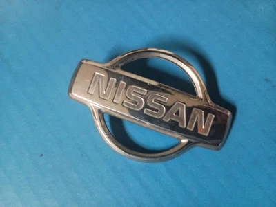 NISSAN XTERRA FRONT CHROME GRILLE 1999-2001 EMBLEM FACTORY OEM USED NISSAN PART - Image 1 of 4