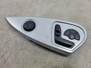 INTERRUPTOR DE CONTROL DEL ASIENTO DELANTERO OFFSIDE MERCEDES ML W164 06-11 Y CUBIERTA DE MOLDURA - Imagen 1 de 20