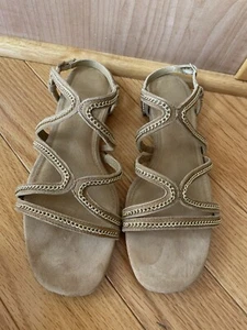 Aerosoles Downtown Flat Sandals - size 9 - Beige Tan / Gold Chain - Picture 1 of 6