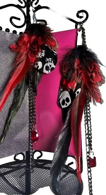 Gothic Elegance: Skull and Feather Dangle Earrings - Image 1 of 4