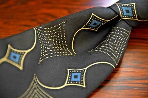 *POLO RALPH LAUREN* schwarz gold verzierte geometrische abstrakte handgefertigte Seidenkrawatte 3,5 Zoll - Bild 1 von 4