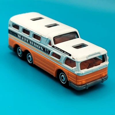 Matchbox GMC Scenic Cruiser Bus 2017 Mattel White Orange Diecast Collectible - Image 1 of 4