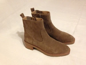 BLONDO DAMEN HERZLICH TAUPE VELOURSLEDER BLOCKABSATZ WASSERDICHT STIEFEL - GRÖSSE 8,5 [8,5-9] - Bild 1 von 14