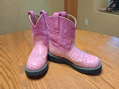 Розовые винтажные сапоги Ariat FatBaby. Кожаные сапоги с страусиным принтом. США sz 61⁄2 B - Изображение 1 из 4