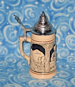 Mini piedra de cerveza con tapa de metal vintage DBGM estampada Alemania Occidental ilustrada - Imagen 1 de 8