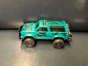 Toy Safari ARMY JEEP Land Rover SUV Scout plastic camouflage green tiger stripes - Picture 1 of 6