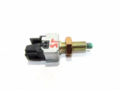 Interruptor de luz de freno MAzda MPV LW 2003 BRAKE LIGHT STOP SWITCH UH71 Foto 1 de 4