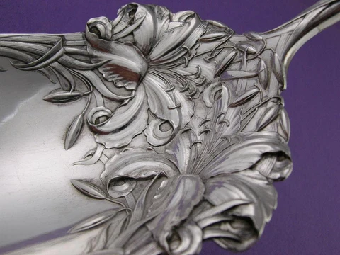 Sterling DURGIN Berry Serving Spoon NEW ART 1899 w/ elaborate Lily motif Cover