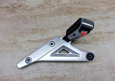 Honda V30 Magna VF500C H1037-1 1985. Pino e suporte para pés traseiros esquerdos - Imagem 1 de 4