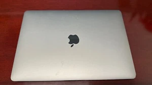 Apple MacBook Pro 13" (256GB, Intel i5, 8GB) - Space Gray - Cosmetic Issues - Picture 1 of 7