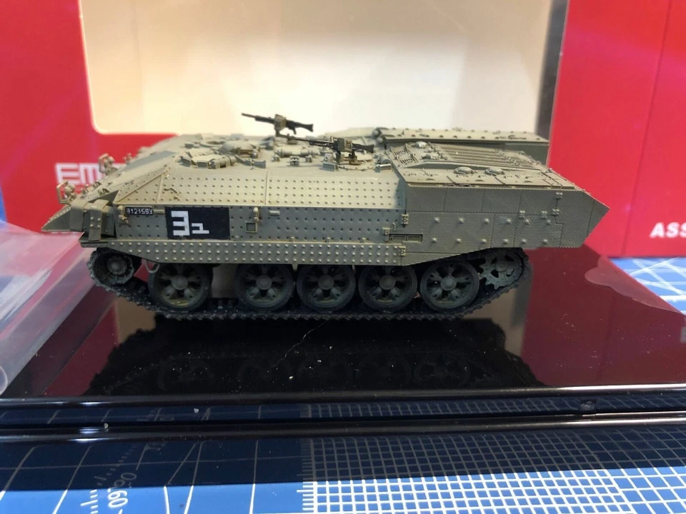 5M 72103C 1/72 Israel Achzarit Armored Personnel Carrier Resin Static Model - Image 1 of 4