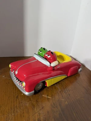 M&M's красный с серебряной отделкой галерея керамический красный трансформируемый автомобиль конфеты блюдо 2003 - Изображение 1 из 4