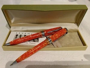 Lot/ 2 Levenger True Writer Pinkly Pink & Chrome Ballpoint Pens #APP911. WORKS - Picture 1 of 9