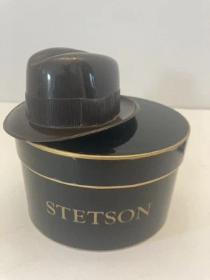 STETSON 迷你帽子,带黑色和金色帽子盒,FEDORA,SALESMAN 样品 — 第 1/4 张图片