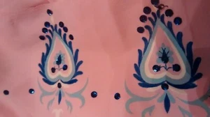 2yds VINTAGE HAND PAINTED BLUE MEDALLION BORDER ON BRIGHT PINK CREPON FABRIC - Bild 1 von 7