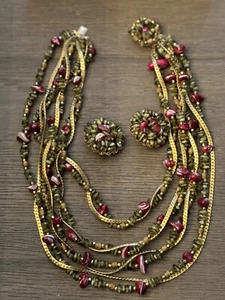 Set Collana Orecchini Vintage Verdi & Fushsia Vetro Perline Multi Fila - Foto 1 di 15