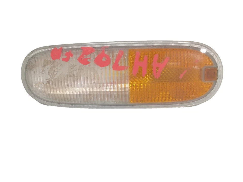 02-05 VOLKSWAGEN BEETLE LUZ INTERMITENTE ESTACIONAMIENTO LADO DERECHO OEM, 116-50766B Foto 1 de 4