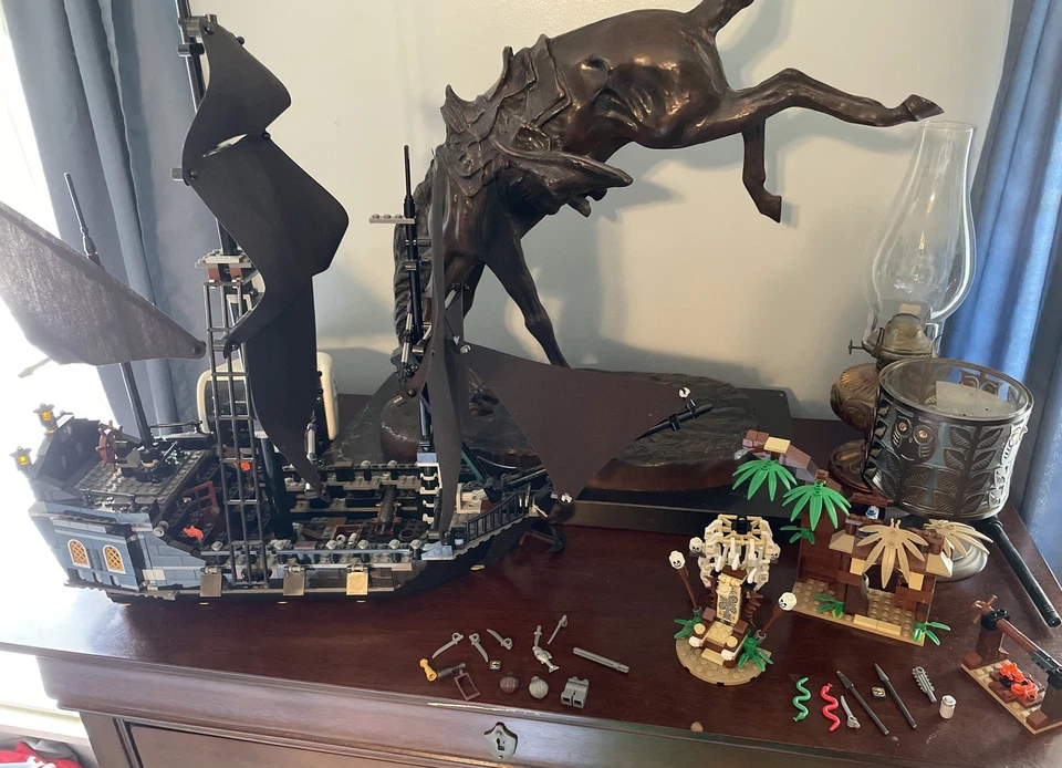 Лот товаров LEGO Pirates of the Caribbean: The Black Pearl корабль 4184 и побег каннибала - Изображение 1 из 4