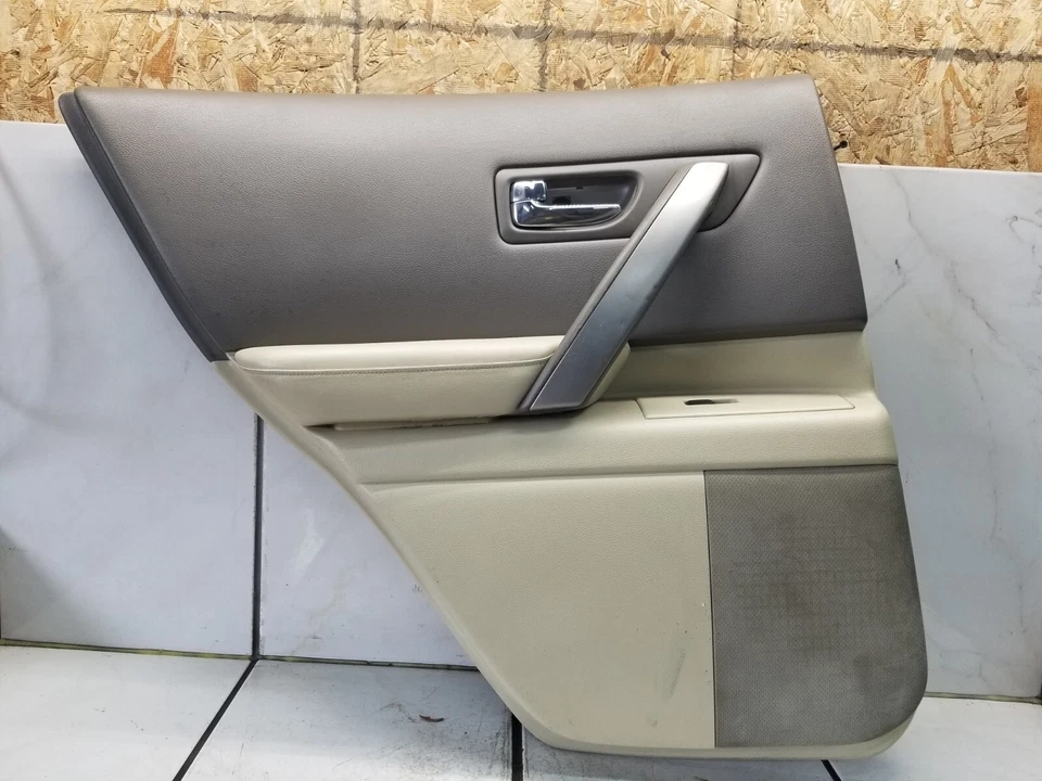 Infiniti FX35 2007 panel de moldura de puerta del lado del conductor trasero izquierdo Foto 1 de 4