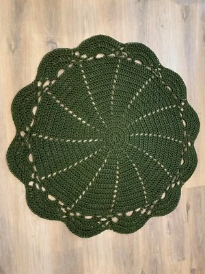 Handmade 50" Dia. Area Rug  Foto 1 de 4