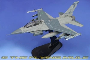 Hobby Master 1:72 F-16BM Fighting Falcon PAF No.11 Sqn Arrows Su-30 Killer - Picture 1 of 8