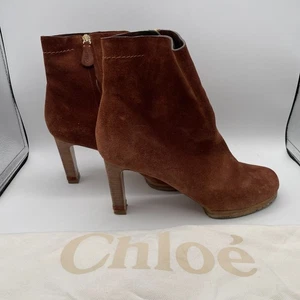 Chloe Stiefel Damen 40 braun Bootie Wildleder seitlicher Reißverschluss runde Spitze hoher Absatz Stiefelette - Bild 1 von 8