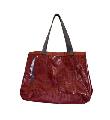 Bolso de Mano Patagonia Ligero Negro Agujero Engranaje 28L Rojo Poliéster Reciclado Foto 1 de 4