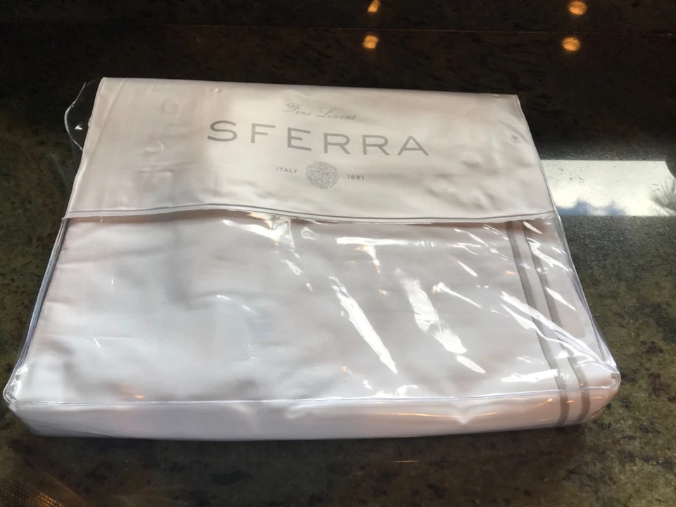 Sferra Grande Hotel White/Silver King Duvet Cover