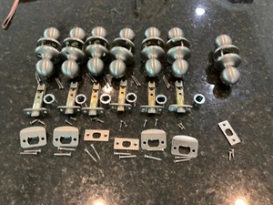 Lot of 6 Complete Kwikset Polo Hall Closet Door Knobs Satin Nickel RD2 - Picture 1 of 8