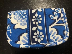 Vera Bradley Limited-edition Card Holder in Blue Lagoon - Picture 1 of 4