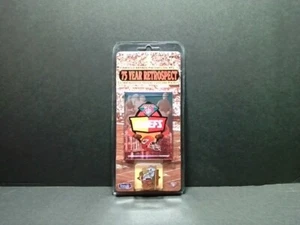 KC CHIEFS 75 YEAR RETROSPECT TRADING CARD & PIN PINNACLE 1994 NEW in PACKAGE - Picture 1 of 2
