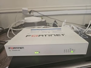 Appareil de sécurité réseau Fortinet Fortigate 40F FGT-40F - Expédition le jour même - Photo 1/2