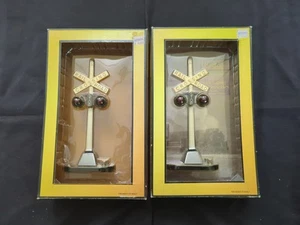 Rail King No. 154 AUTOMATIC HIGHWAY SIGNAL 30-1074 BLACK BASE - Picture 1 of 1