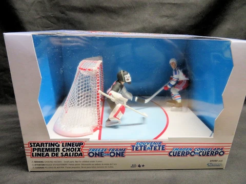 1997 NHL Starting Lineup Freeze Frame One-On-One: Wayne GRETZKY & Dominick HASEK Cover