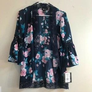 Top Miss Chievous Nuevo con Etiquetas Estampado Azul Marino Cubierta Abierta con Borde de Encaje, Talla Pequeña - Imagen 1 de 11