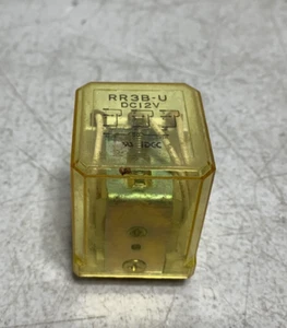 Idec RR3B-U Relay Plug-In 10 Amp 24VDC 3 Pole - Picture 1 of 8