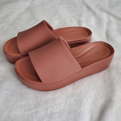 Crocs Brooklyn Slides Spice Size 9 Worn Once LOOK NEW  - Image 1 of 4