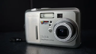 Kodak EasyShare CX7530 5.0MP Digital Camera - Silver - Image 1 of 4
