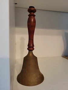 Vintage antike Messing Schulglocke Holzgriff Abendessen Bauernhof Handgerät 8" - Bild 1 von 14