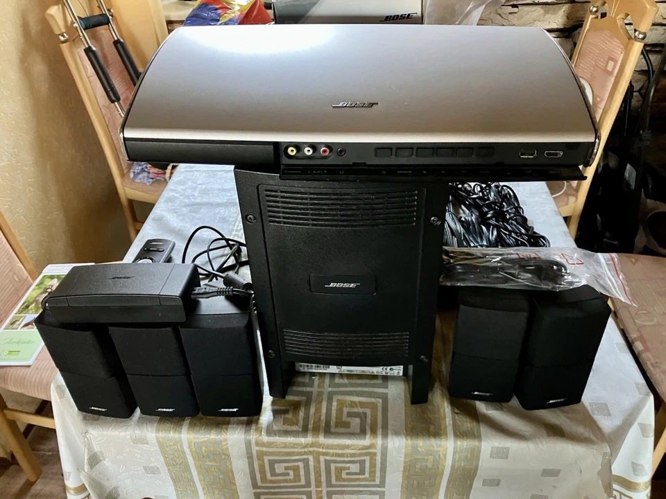 Bose Live Style Anlage Komplett mit allen Kabeln und Ständer Und Einmess CD - Bild 1 von 4