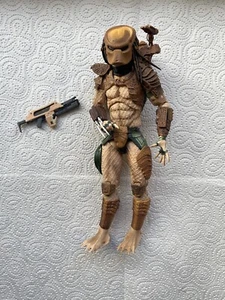 NECA Hunter Predator Alien vs Predator 1994 Arcade Game 7" Action Figure • Used - Picture 1 of 5