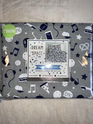 Dream Space 3 Piece Twin Sheet Set Kid Hobbies Sports Music Aliens Pizza Ball - Image 1 of 4
