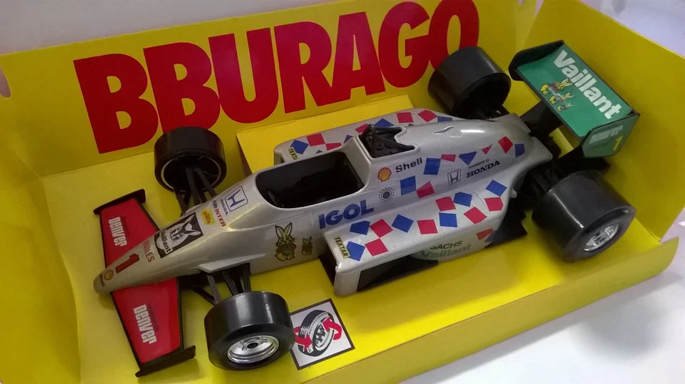 BURAGO GRAND PRIX 1:24 AUTO DIE CAST BURAGO RACING GRIGIO ART 6109 - Immagine 1 di 1