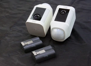 Ring 8SB1S7-WEN0 Wireless Outdoor Spotlight Security Camera - White - Picture 1 of 10