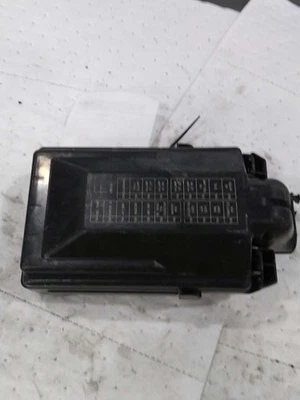 Fuse Box Engine VQ37VHR Engine Compartment Fits 10-13 INFINITI G37 578311 - Imagem 1 de 4